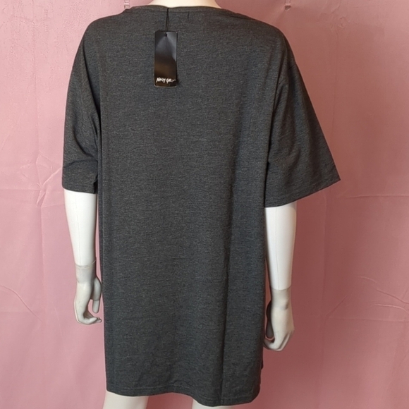 Nasty Gal Short Sleeve Spill the Oversized Tee in Charcoal Gray size XL - Picture 2 of 5